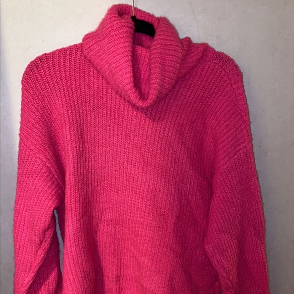 Knit long sleeve sweater